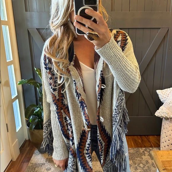 New Aztec Print Hooded Cardigan Sweater Toggle Close Cowichan Blanket - Picture 2 of 13